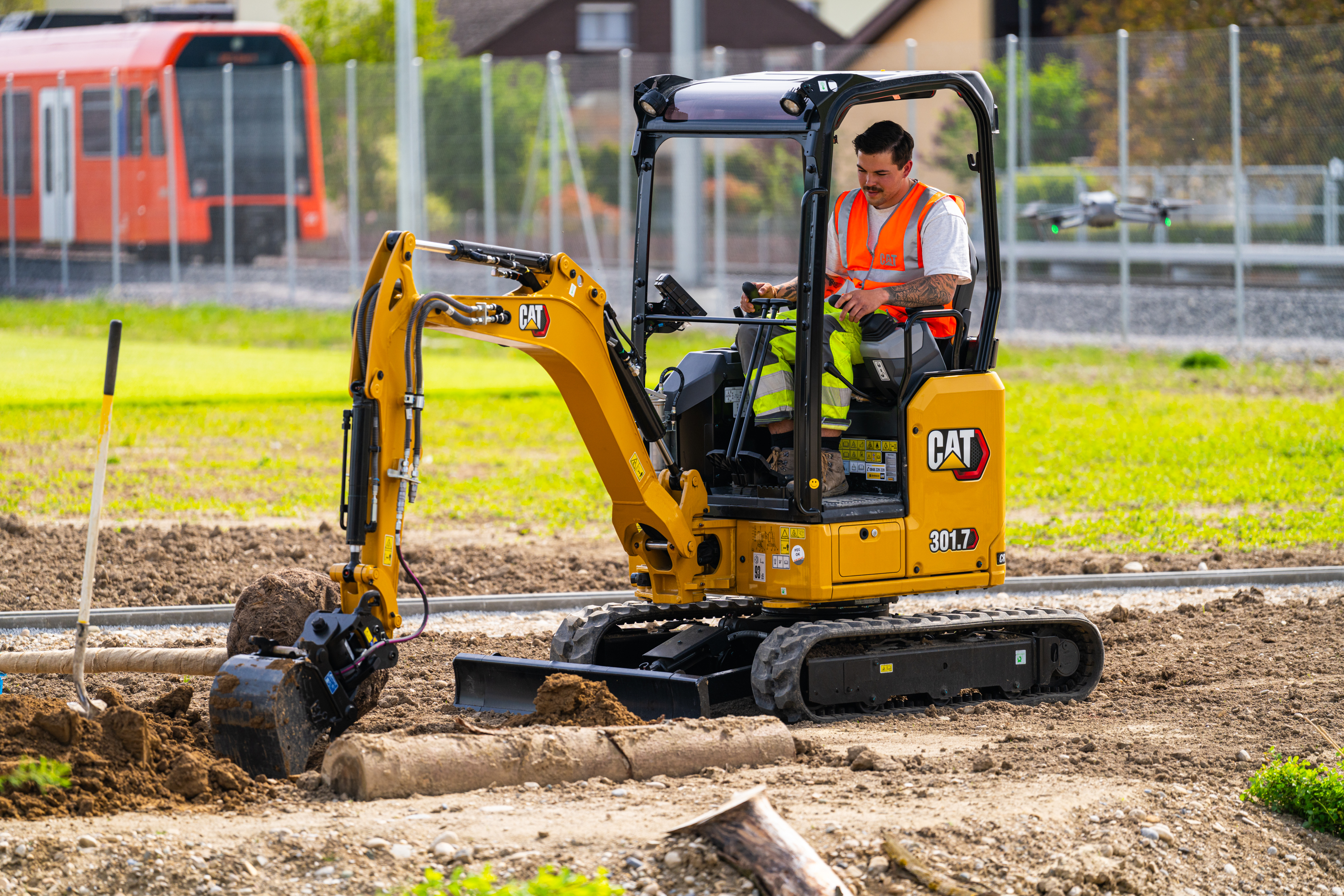 Compacta, potente y eficiente: Nueva Miniexcavadora CAT® 301.7